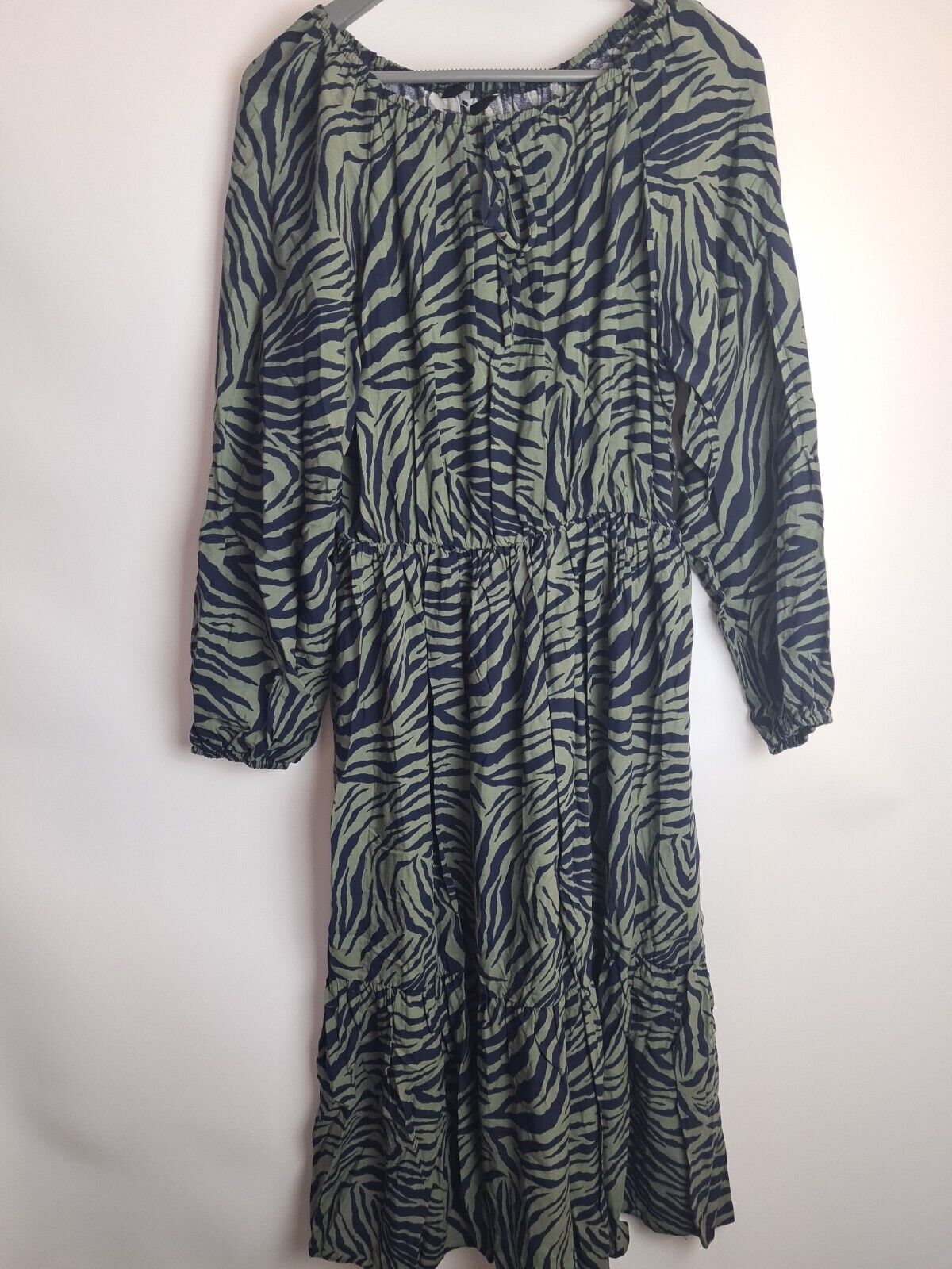 Womens Green Zebra Print Long Sleeve Tiered Midi Dress Size 12 **** V526