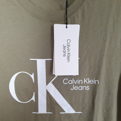 Calvin Klein Jeans T-Shirt Olive Size Small ****Ref V29