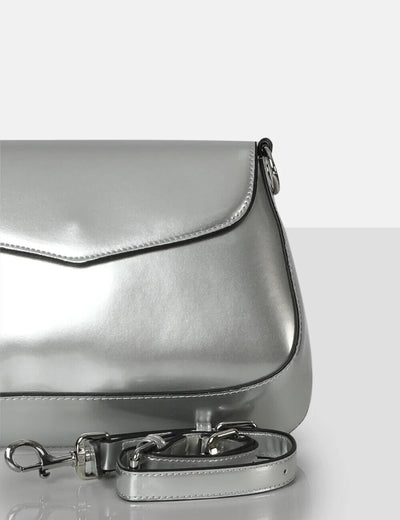 Public Desire Serena Silver Shoulder Bag *** SA1