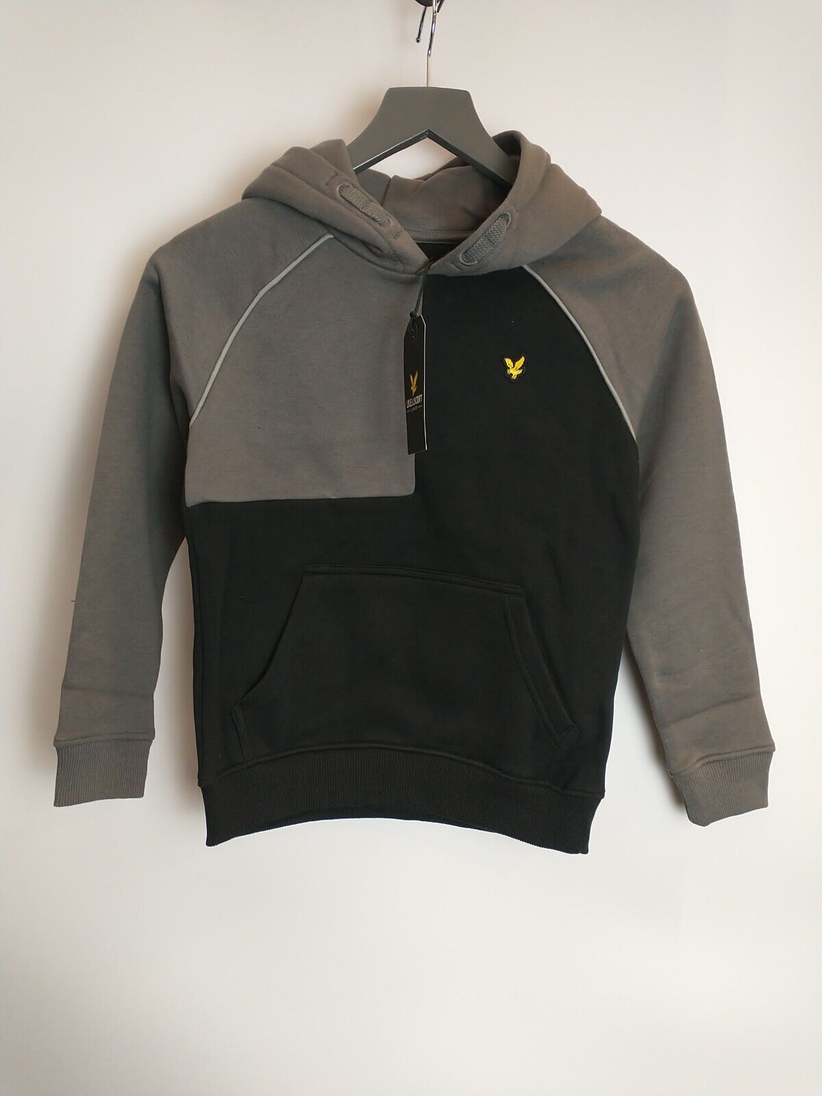 Lyle & Scott Junior Kids - Black / Grey. UK 8/9 Years **** Ref VA1