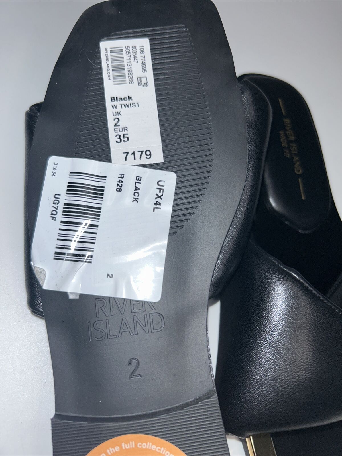 River Island Wide Fit Slider Sandals - Black. UK 2 **** Ref VS1