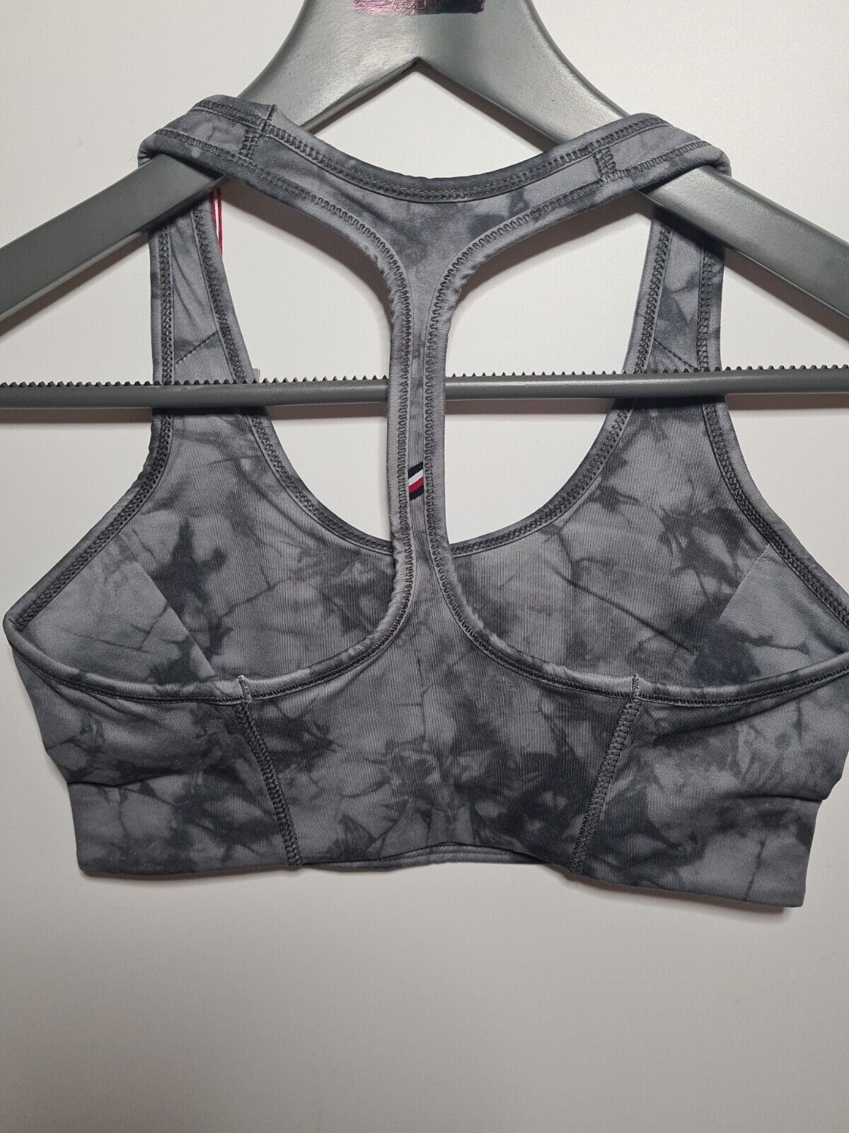 Tommy Hilfiger Marble Mid Itensity Grey Sports Bra Size XSmall **** VA1