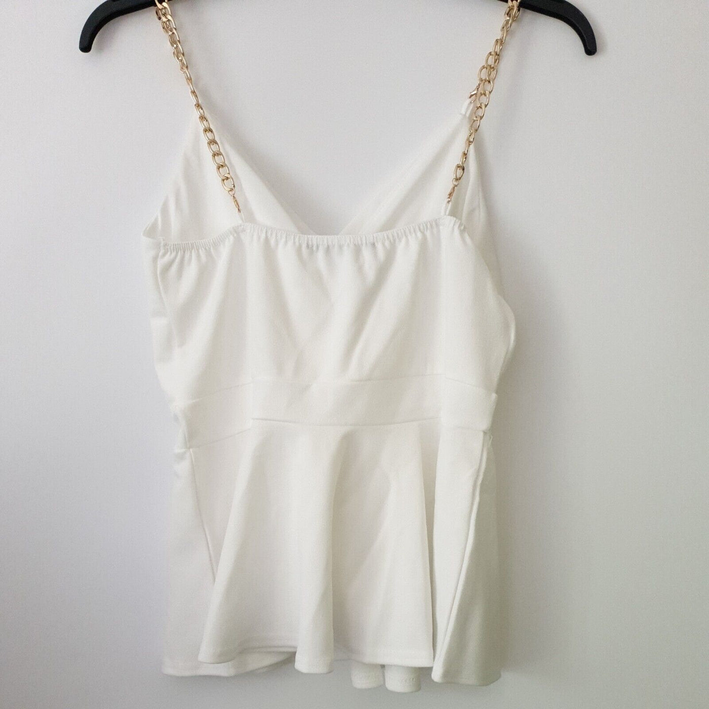 Quiz White Blouse With Gold Chain Uk14****Ref V26