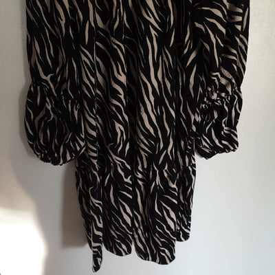 Womens Zebra Print Dress Black UK 12 *** SW13