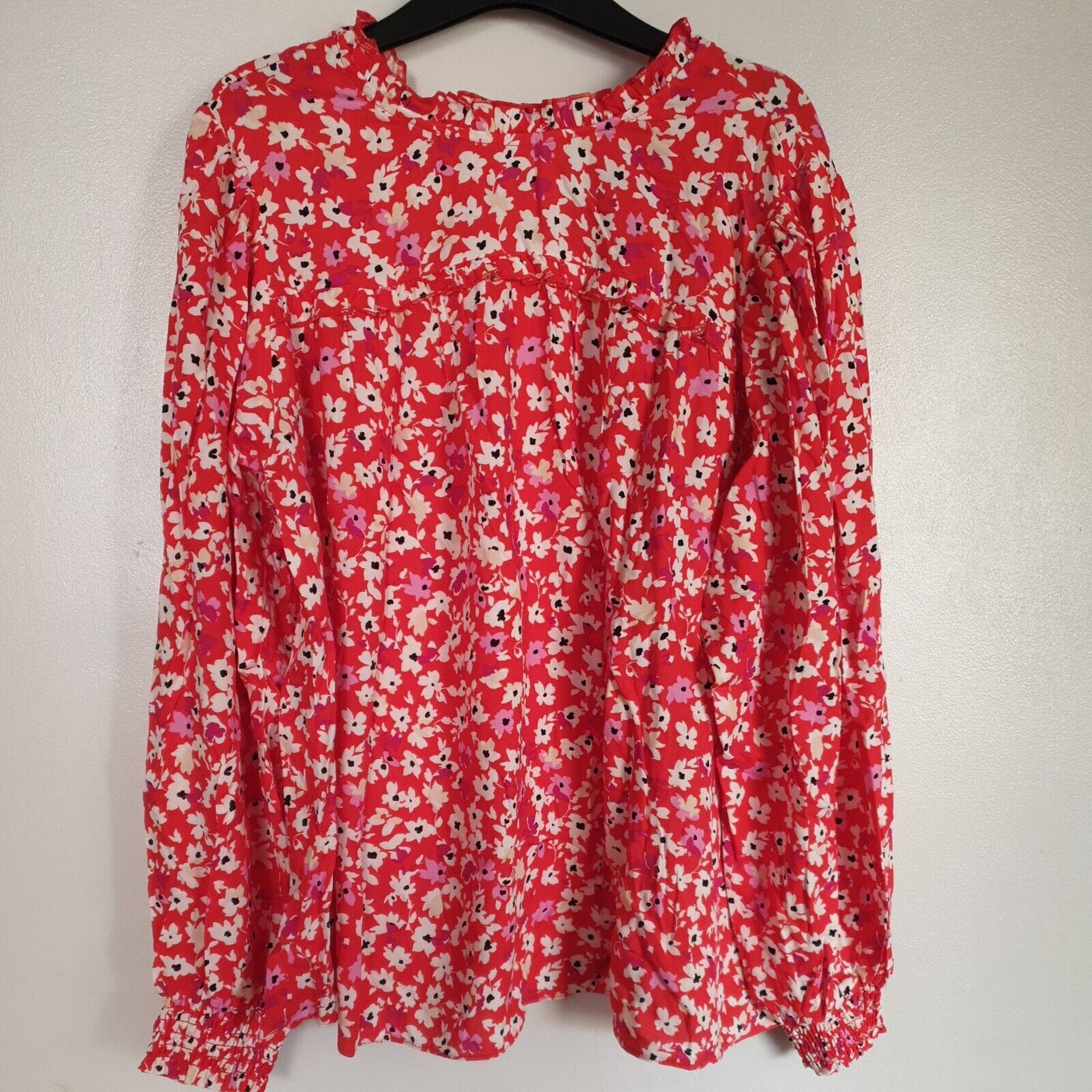 Red Floral Print Blouse High Neck Size 8 **** V400