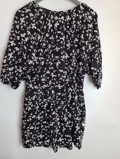 Black Floral Print Tiered Longline Shirt - Mono Print Size 10 **** V481