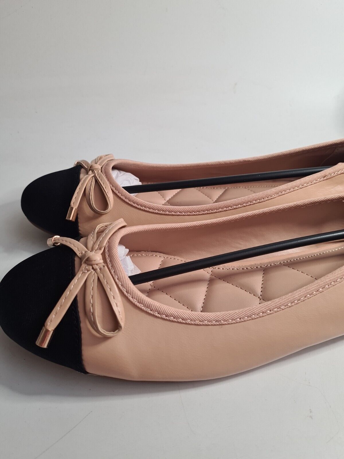 Womens Toe Cap Ballerina Shoes Size 7 **** VS2