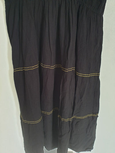 Black With Gold Maxi Dress Uk20****Ref V413