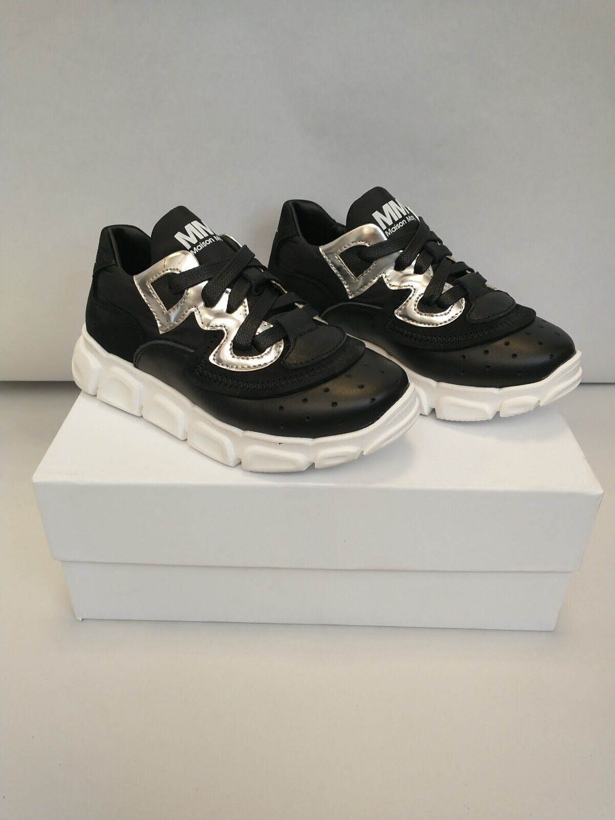 MSGM Trainers Kids UK 9. Black/White.  ****RefVS1