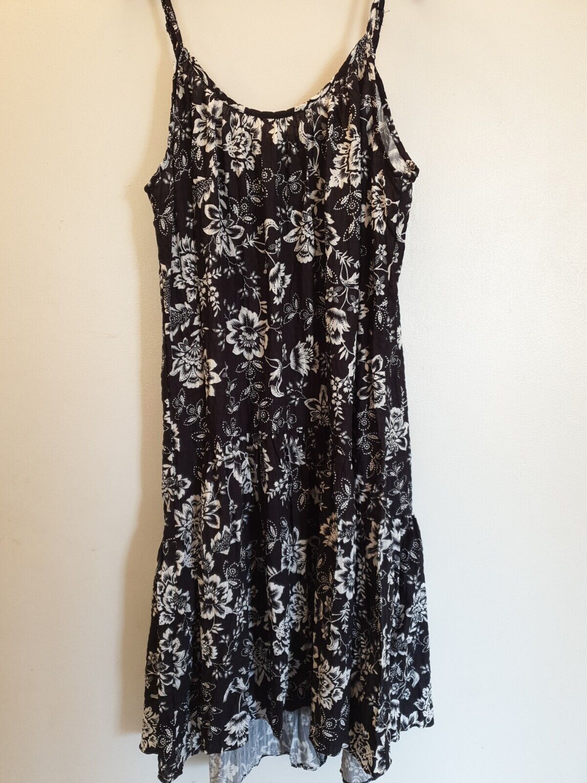 Womens Black/White Floral Pattern Dress Uk16****Ref V383