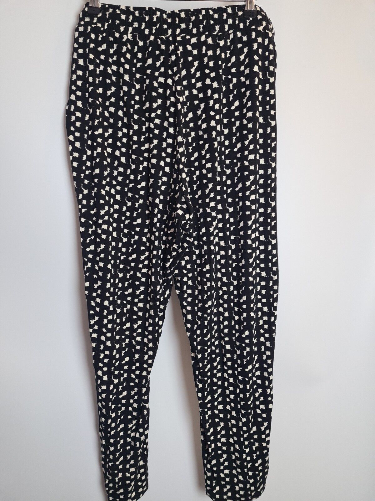 Black And White Pattern Trousers Size 16 **** V351