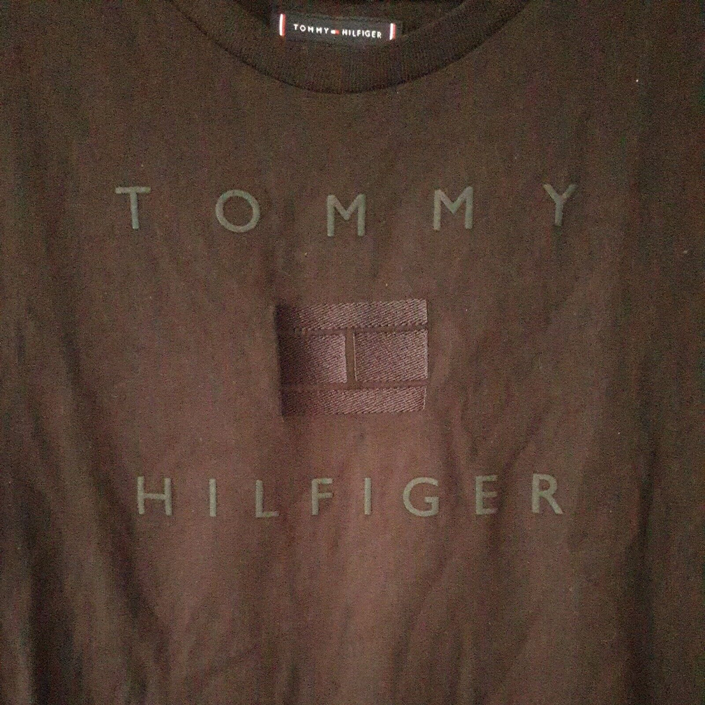 Tommy Hilfiger Black Logo Artwork Tshirt Size 5 yrs****Ref VA1