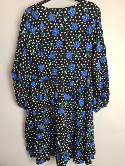 V Neck Tiered Mini Blue Floral Dress Size 16 **** V422