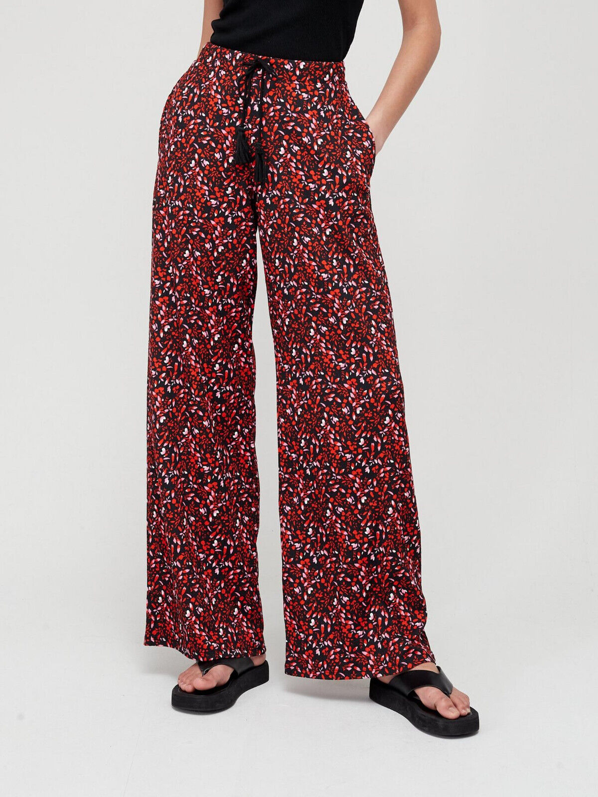 Wide Leg Trouser - Red Floral Print. (ULTGV) UK 16. ****V458