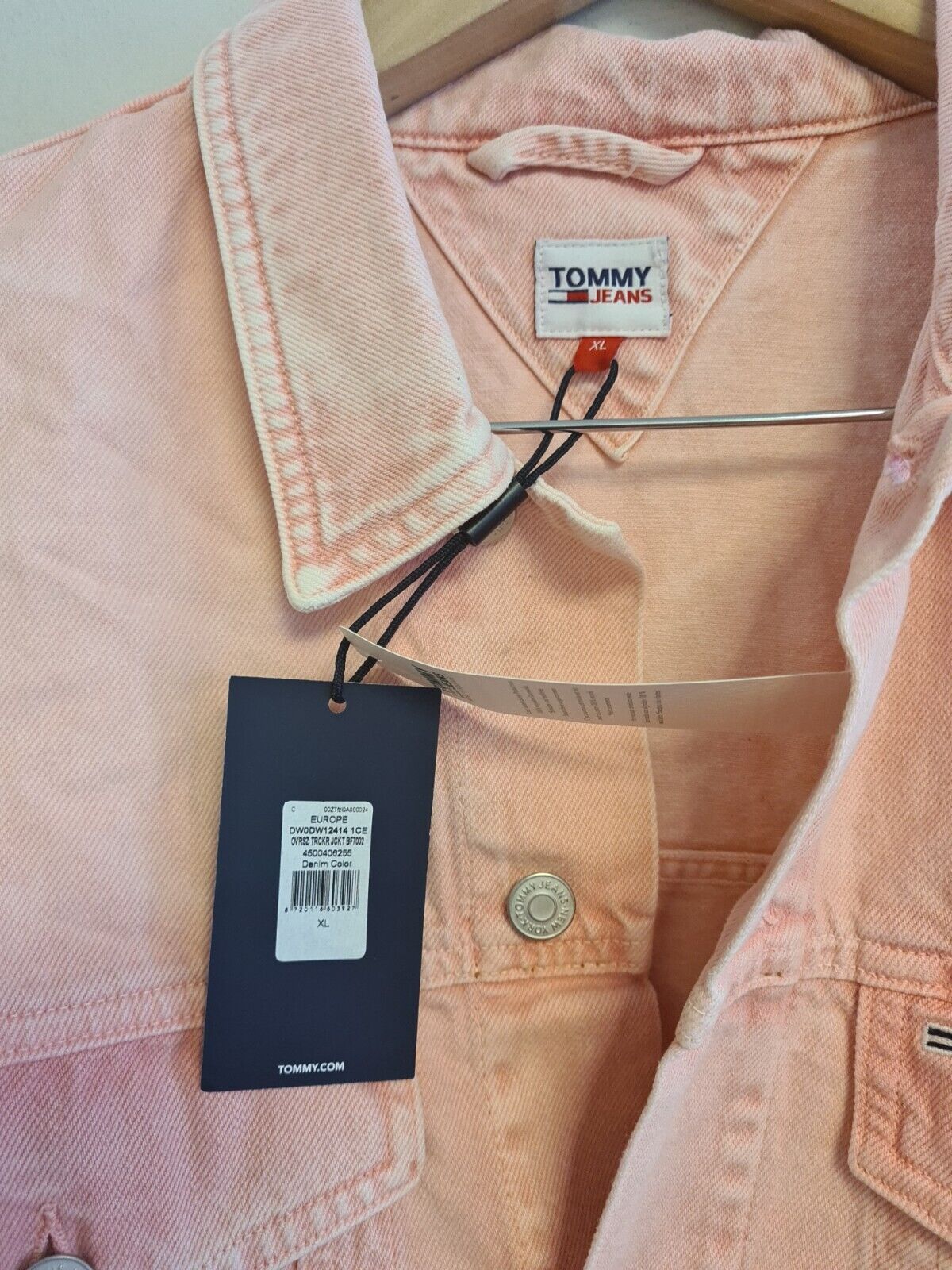 Tommy Jeans Oversize Trucker Jkt Pink Size XL BNWT Ref *** V437