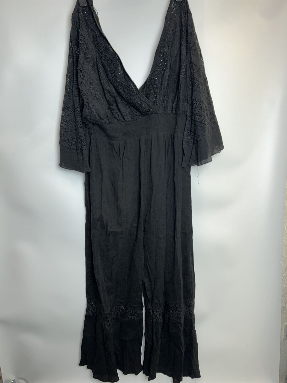 River Island on The Beach - Black Lace Wide Leg Jumpsuit. UK 24 **** Ref V228