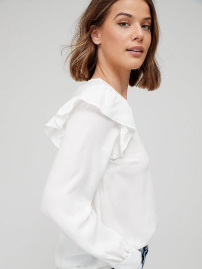 Ruffle Shoulder Blouse – White. UK 14. ****V429