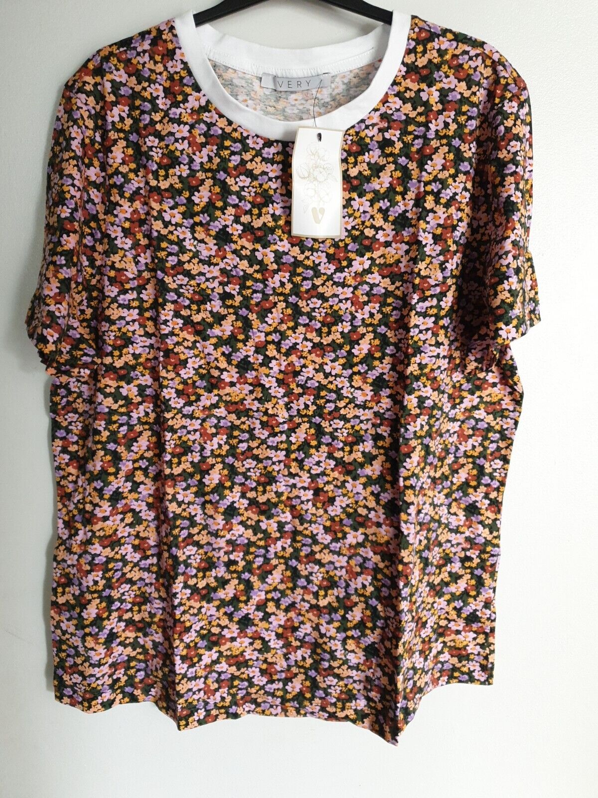 Ditsy Floral Print Tshirt Uk 8  ****Ref V553