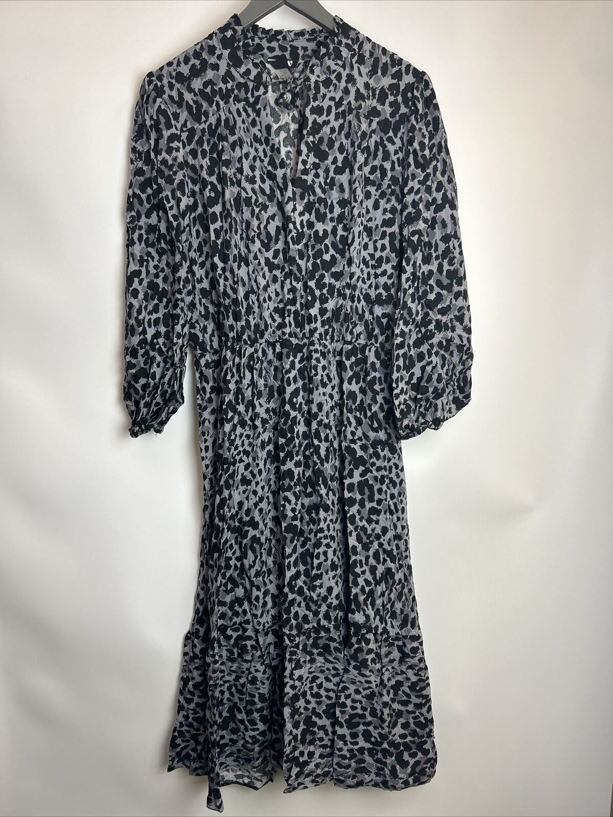 Womens Animal Print Dress - Grey. UK 12 **** Ref V291