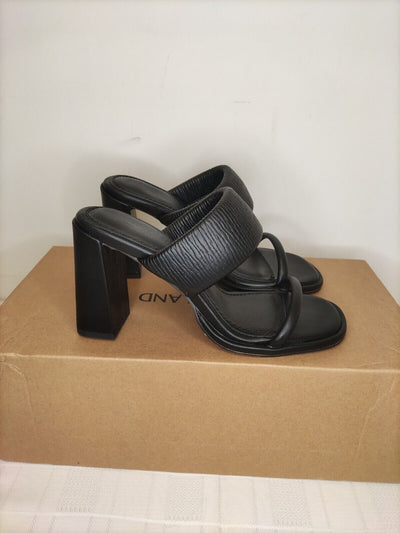 River Island Justice Sandals. Black. ****RefVS1