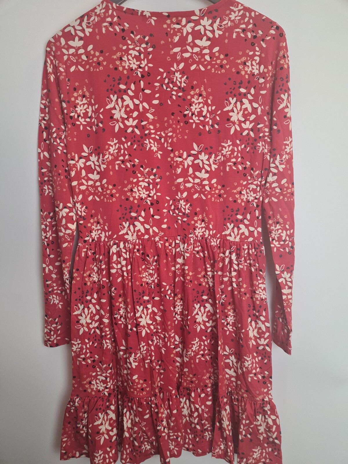 Womens Floral Tiered Long Sleeve Dress - Red. UK 12 **** Ref V384