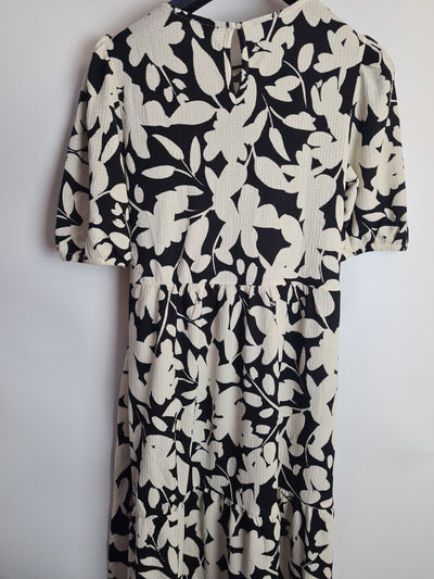 Womens Black And White Floral Tie Waist Dress Size 12 **** V291