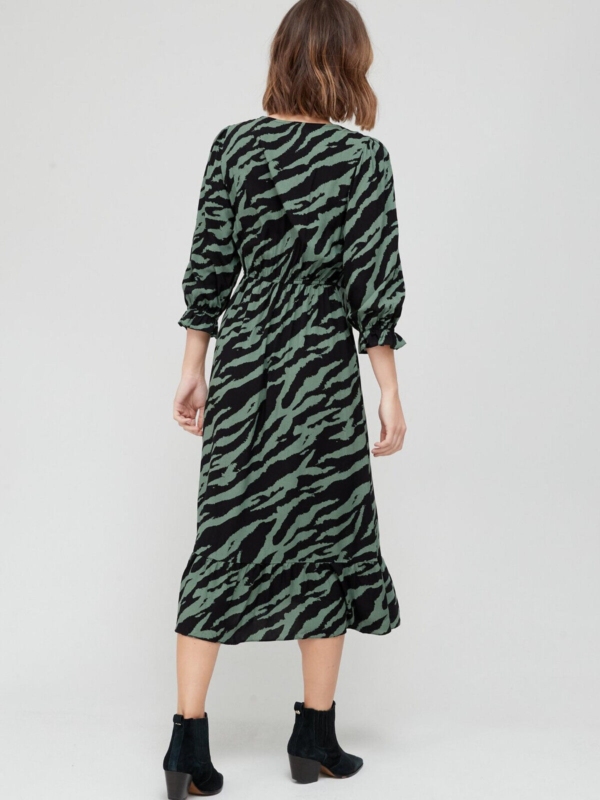 Green Animal Print Ruched Front Midi Dress Size 8 **** V461