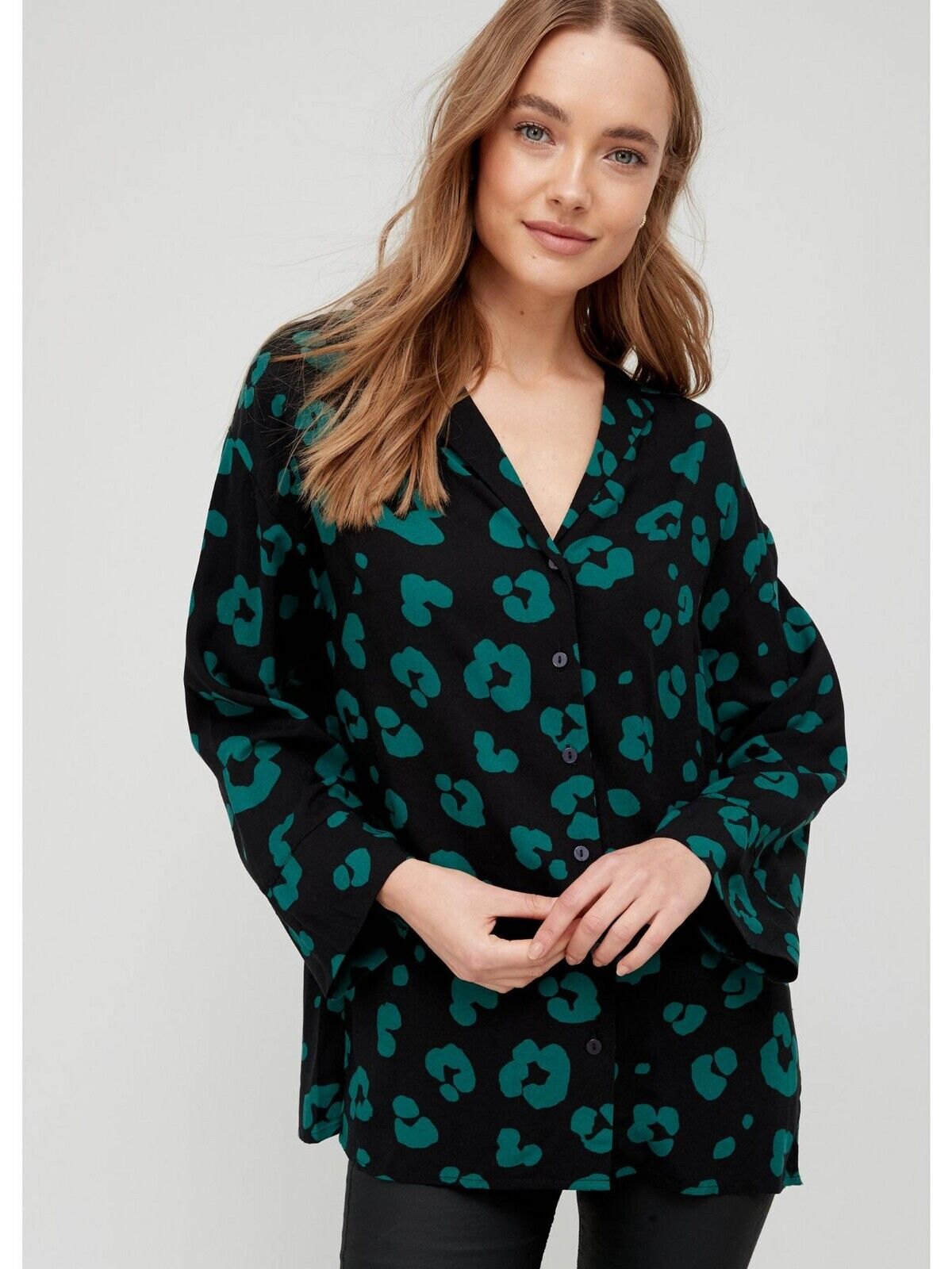 Relaxed Printed Shirt - Green Animal Print. UK 16 **** SW10