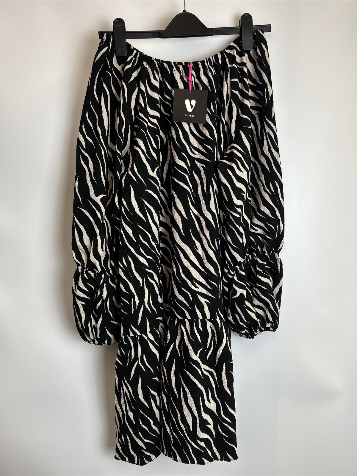 Womens Animal Print Dress - Black. UK 12 **** Ref V546