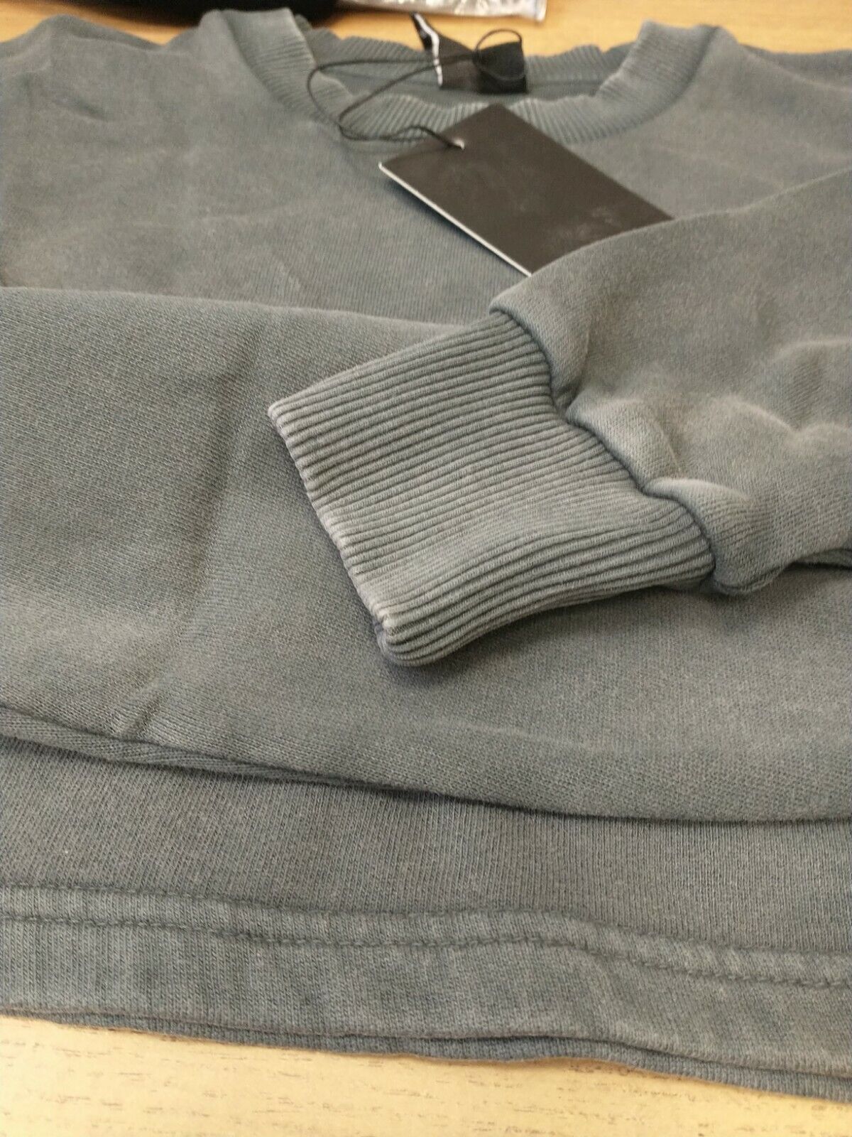 Gfn Crop Sweatshirt. Grey. Ladies Size XS (6). New Ref Y60