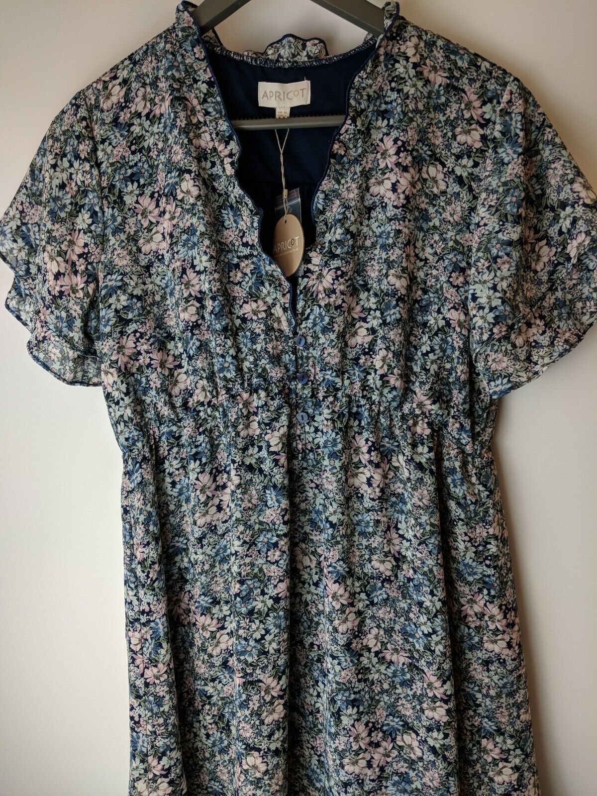 Apricot Navy Floral Dress. UK 8 **** Ref V211