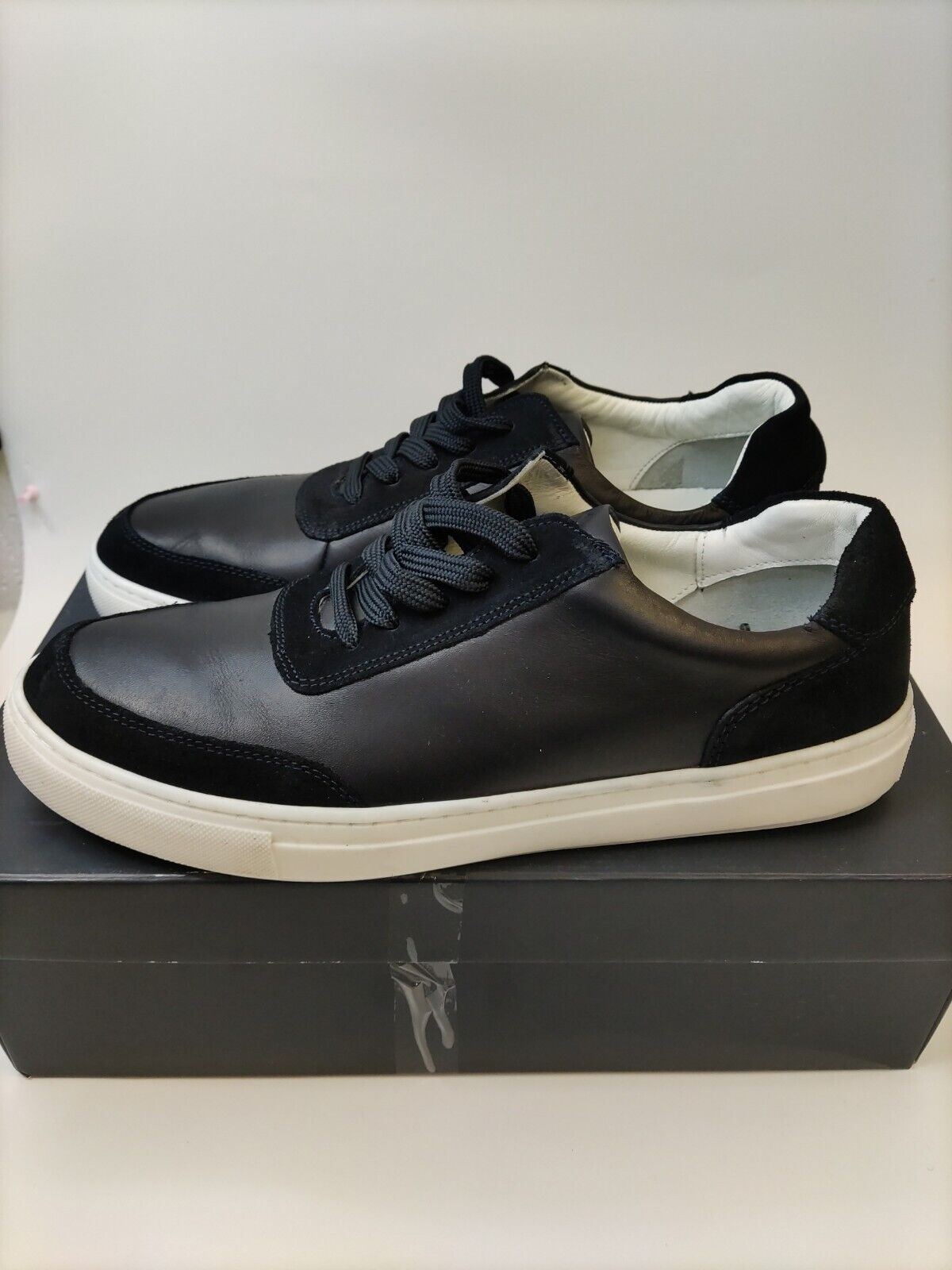 Crew Clothing Otto Leather Trainers. Navy. UK 9.5. ****VS3