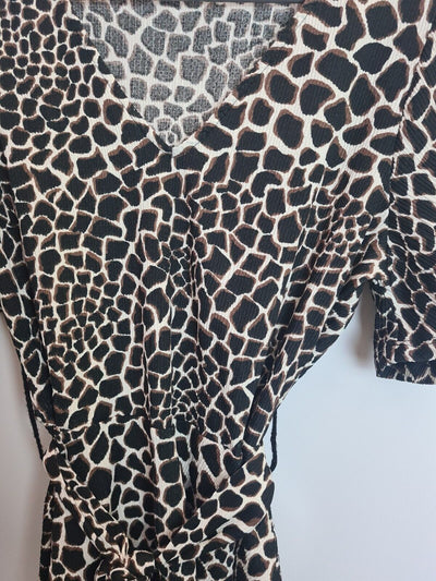 Womens Animal Print Tie Waist Top. Size 12 **** V388