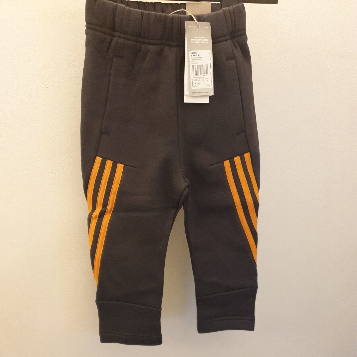 Adidas Boys Carbon Grey/orange Joggers Uk 3-4 Years.