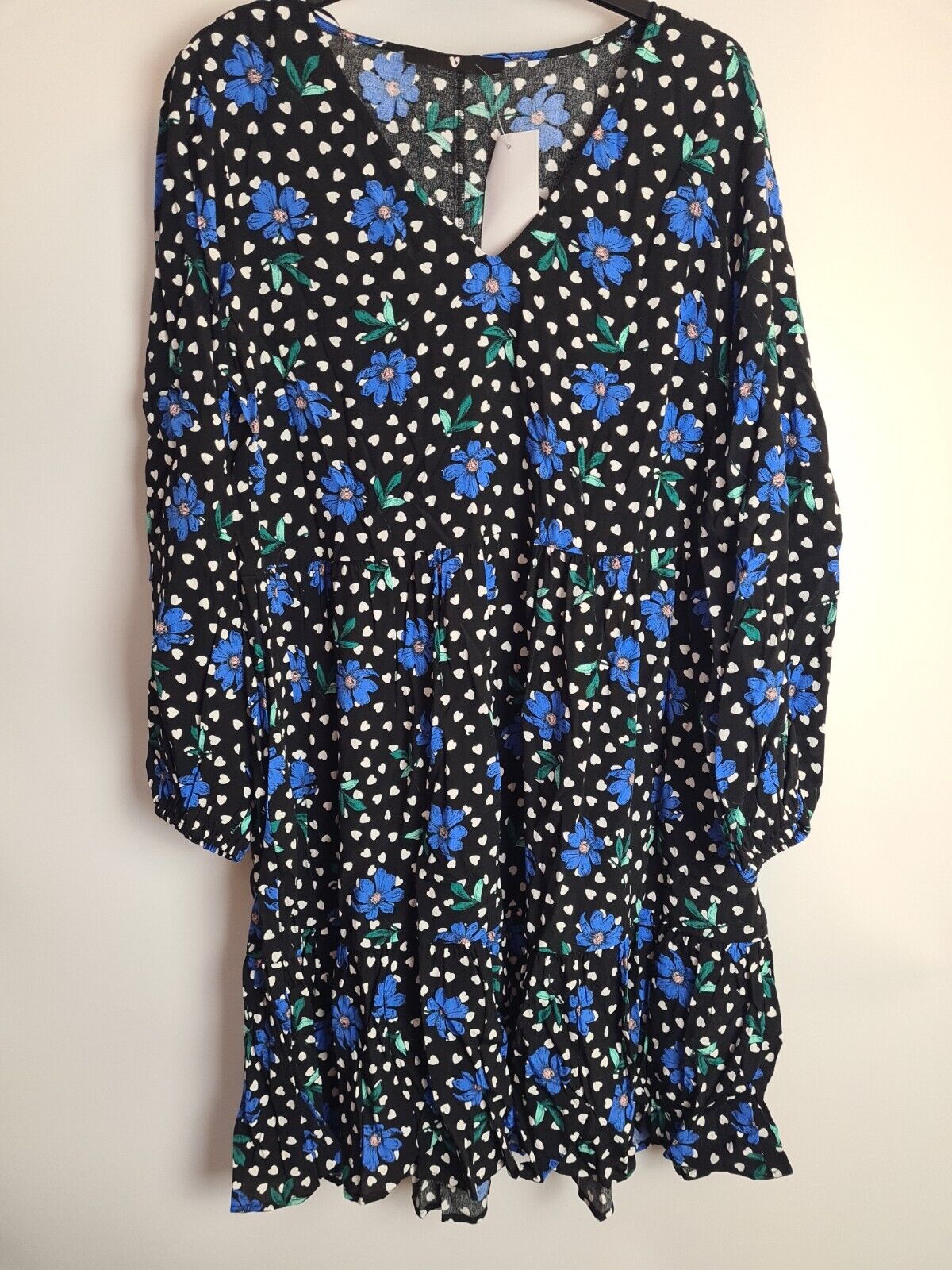 V Neck Tiered Mini Blue Floral Dress Size 16 **** V422