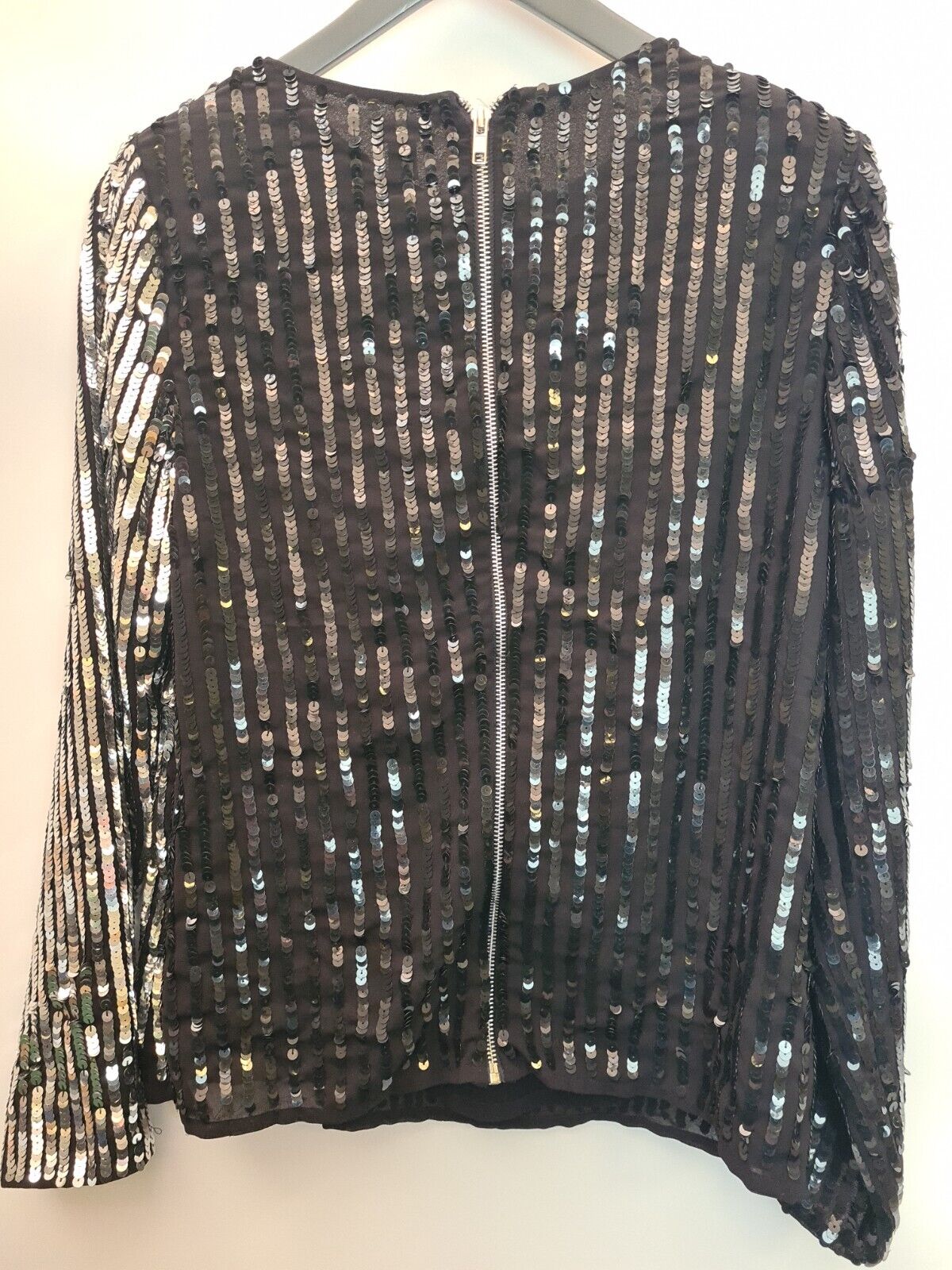 River Island Black/Silver Sequin Colour Block Top Size 6 **** V547