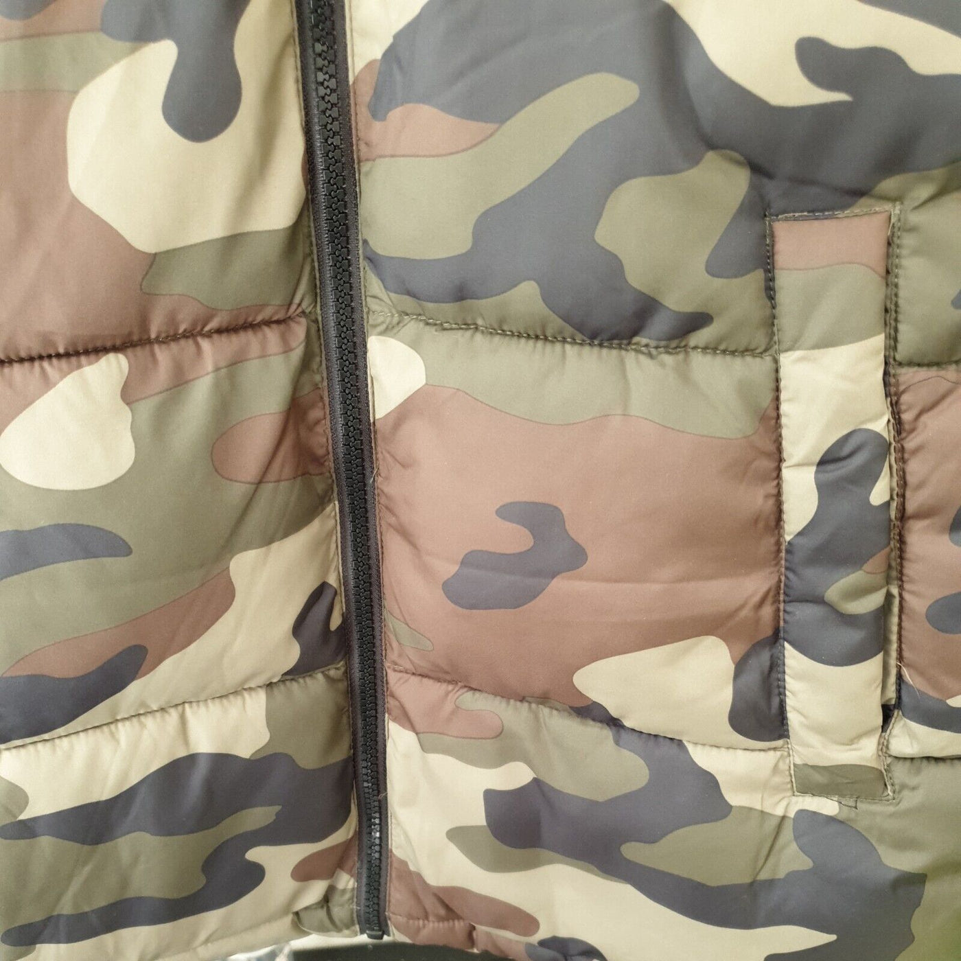 Jack&Jones Boys Camouflage Coat Size 16yrs****Ref V34
