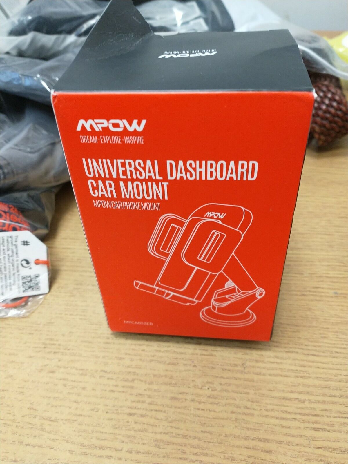 Mpow Universal Dashboard Car Mount. New But Box Damage. Ref HV6