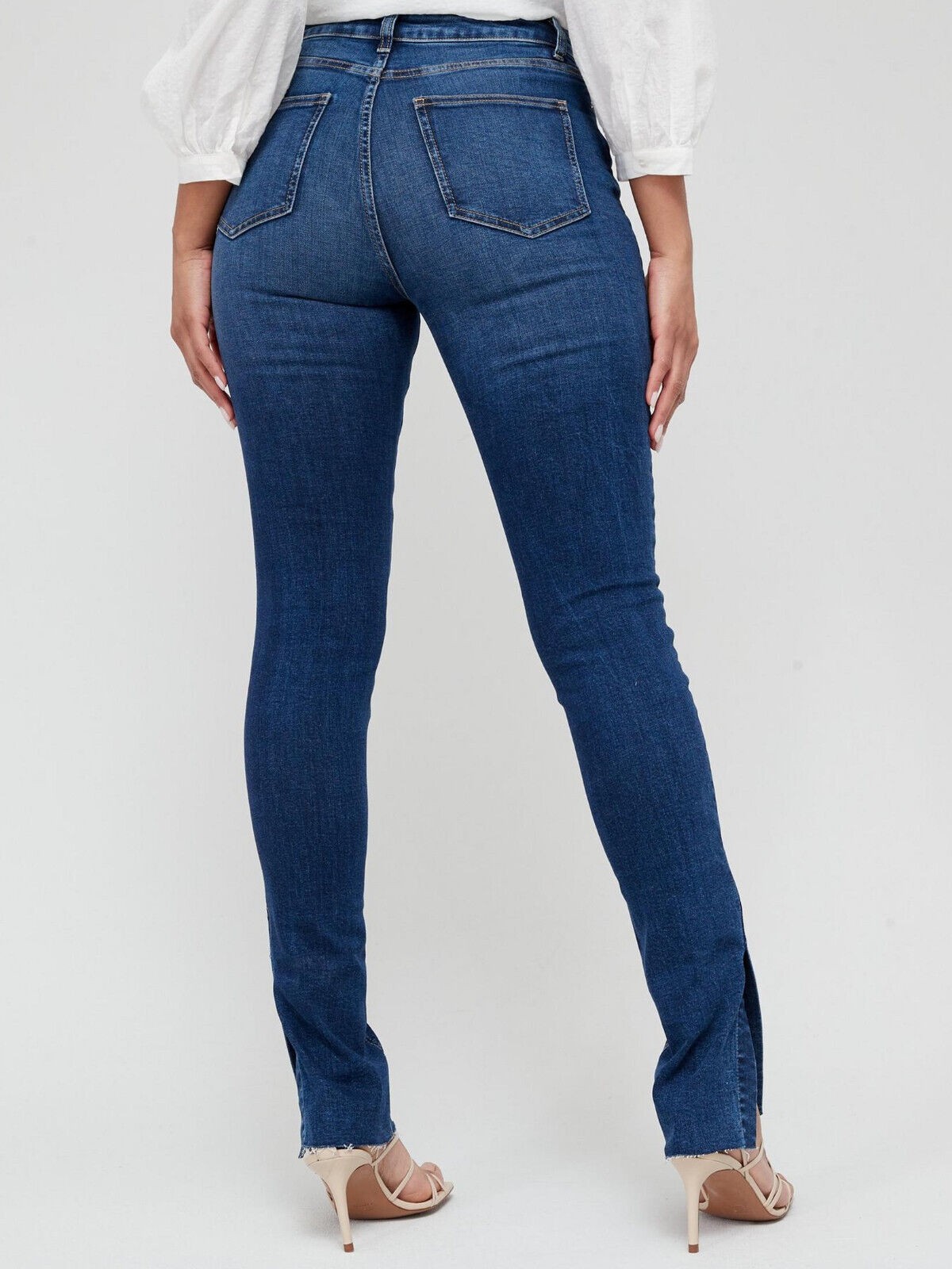 Ella High Waist Dark Wash Skinny Jean With Split Hem. UK W32  **** V551