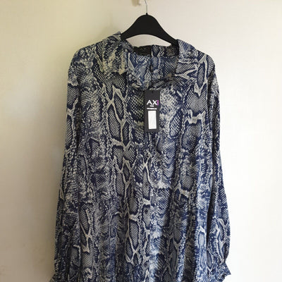 AX Paris Curve Mono Animal Shirt Dress Size 22..