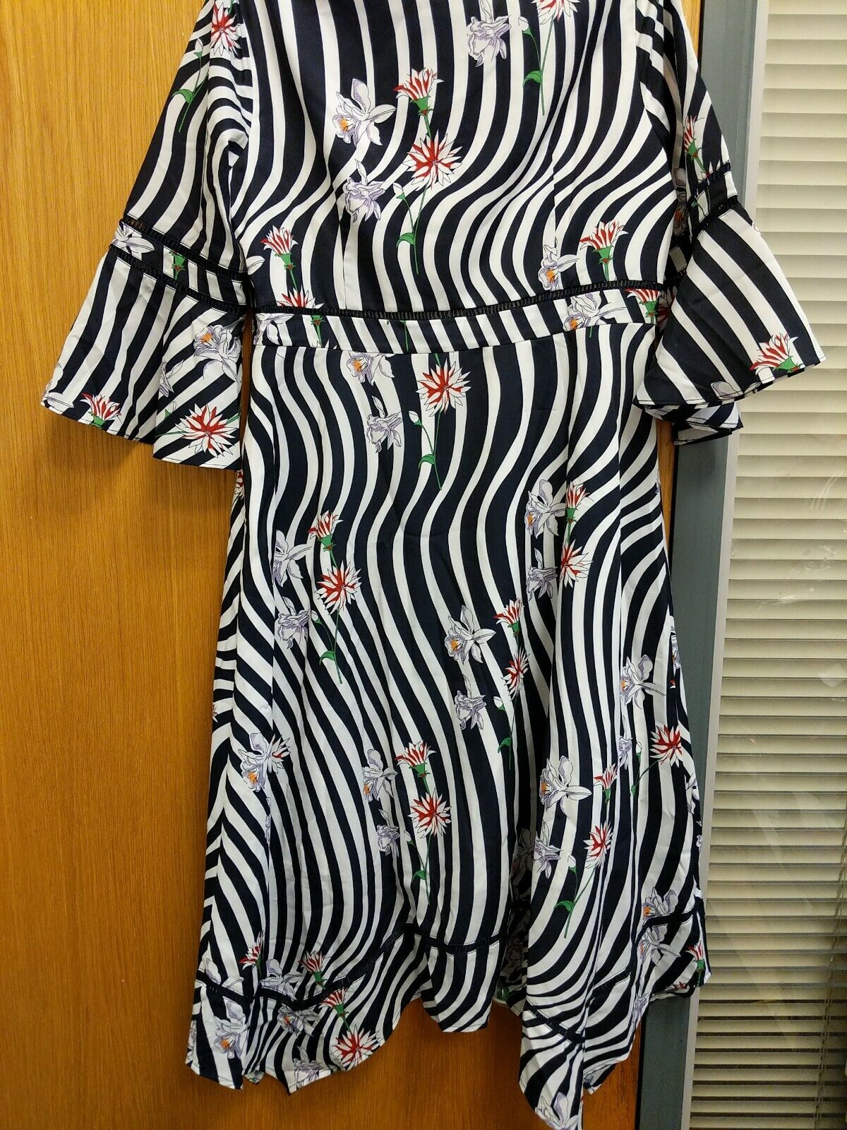 Alaroo Ladies Size Large Polyester Floral Design Dress Ref HV10