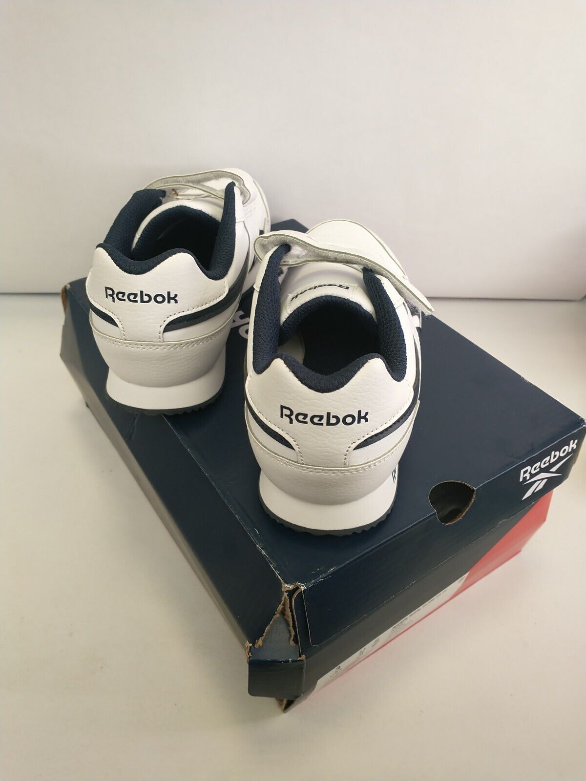 Reebok Royal CLJog 3.0 1V. Size UK 2.5 **** VS2