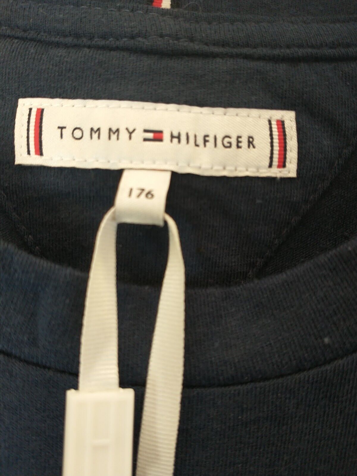 Tommy Hilfiger T-Shirt - Twilight Navy. UK 16 **** Ref V31.