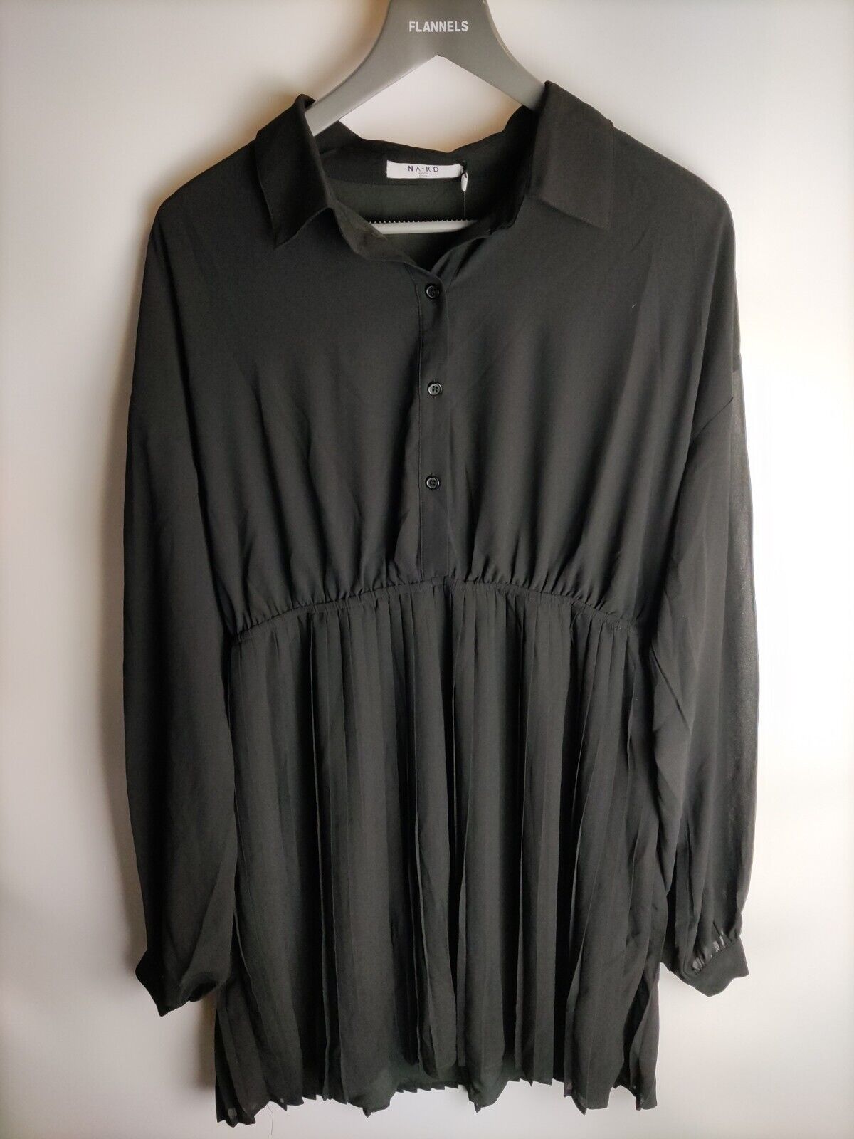 Nakd Pleated Mini Dress. Black. UK 16. ****V28