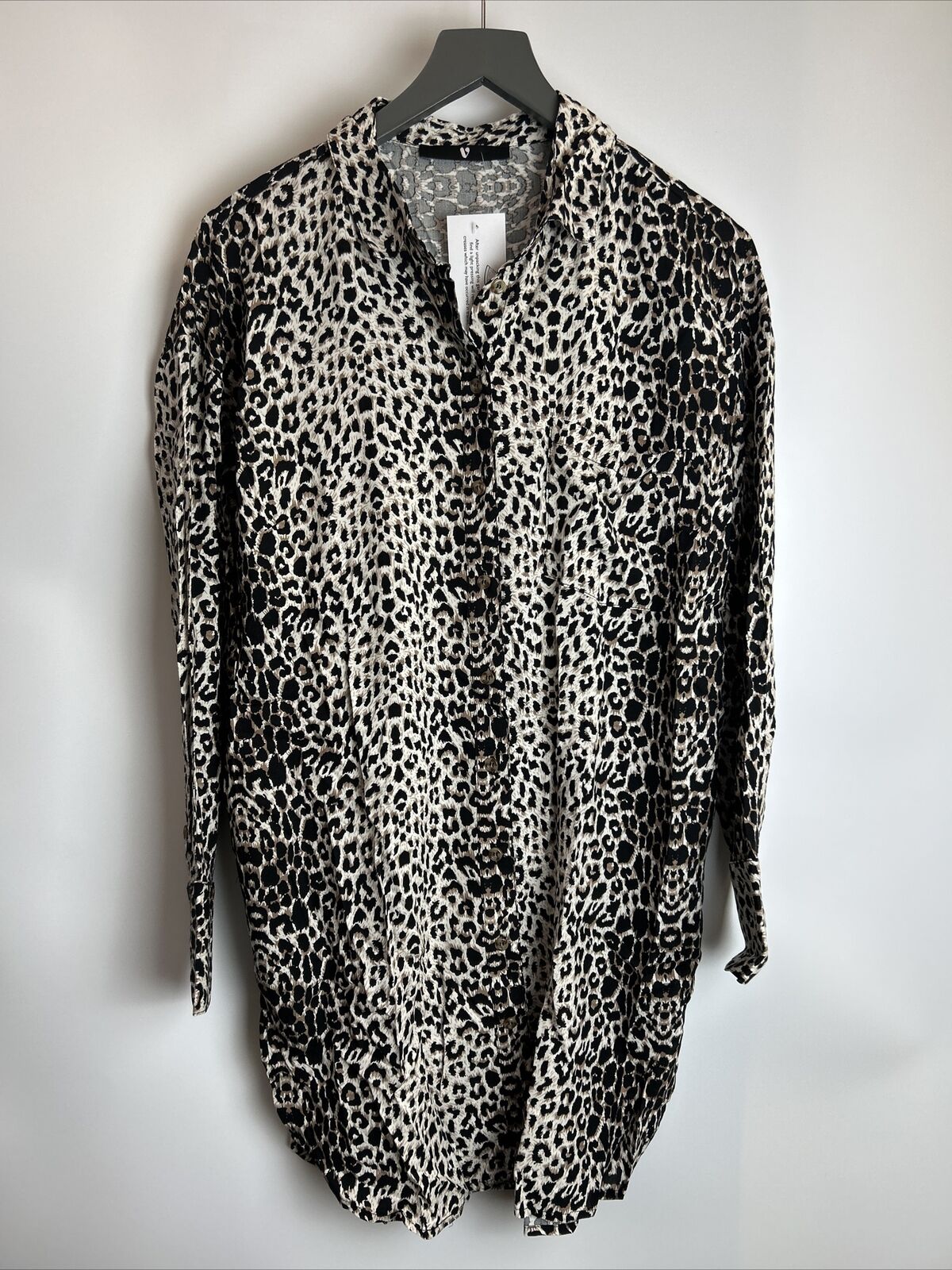 Womens Leopard Print Shirt. UK 12 **** Ref V353