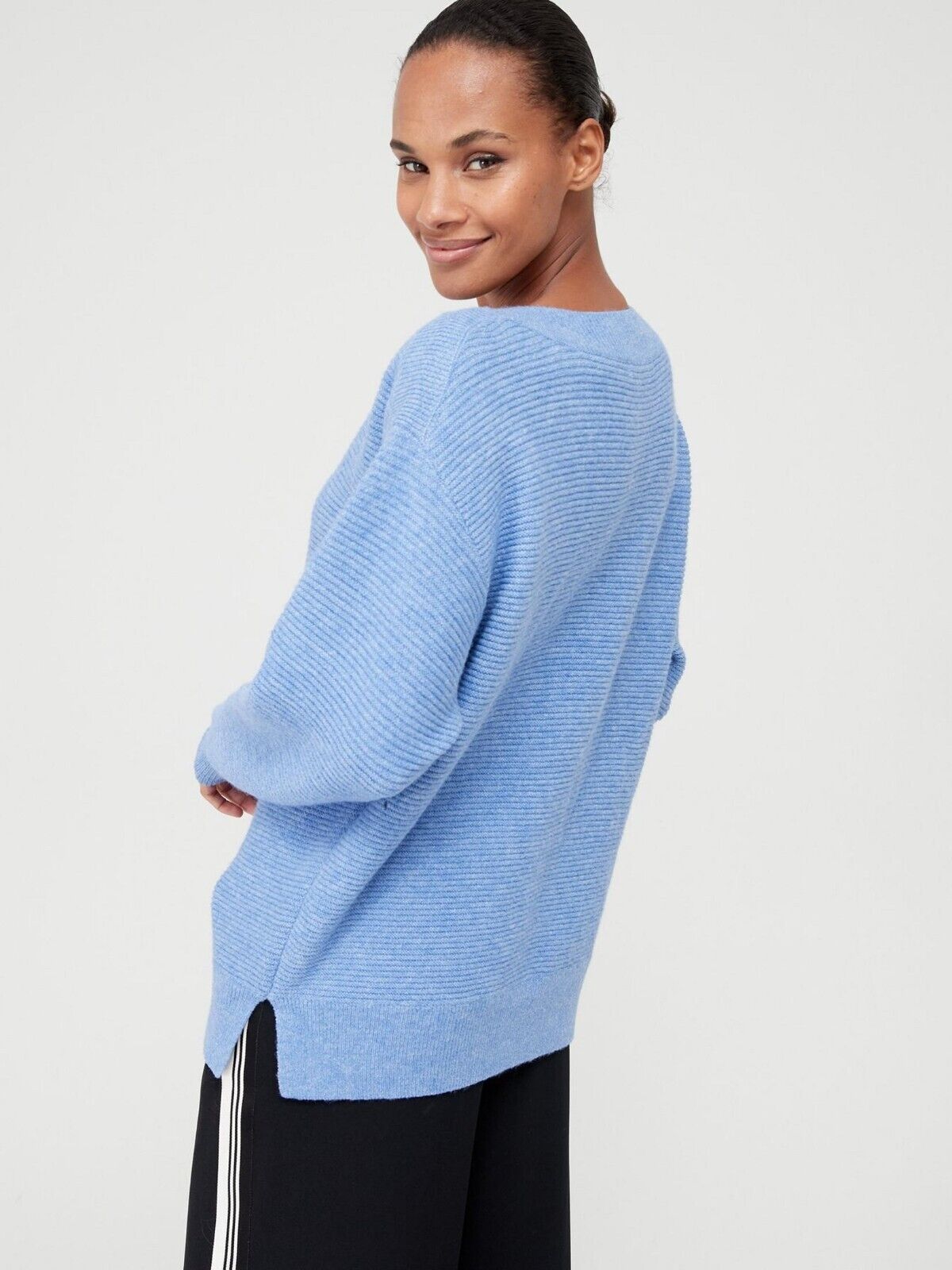 Knitted Boat Neck Curve Hem Jumper - Blue. UK 8 **** Ref V487