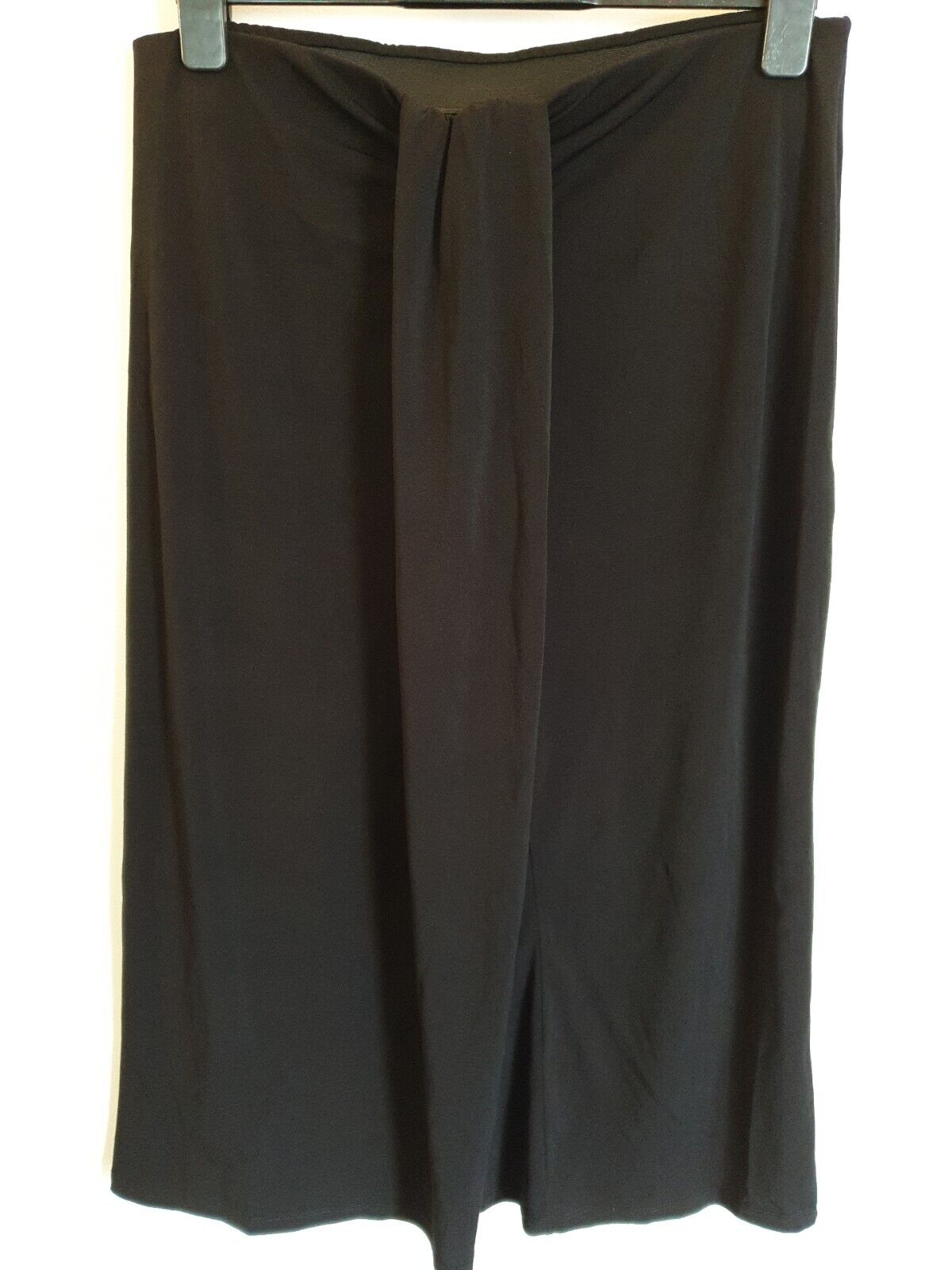 black midi skirt Uk16****Ref V538