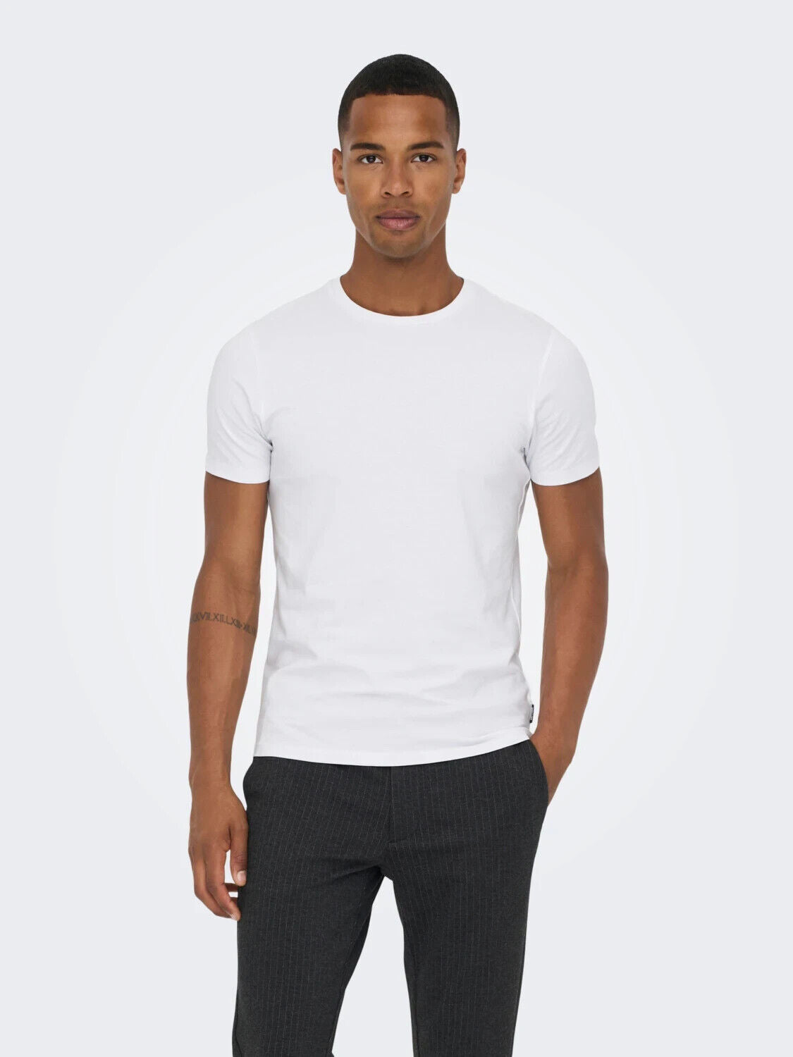 Only & Sons Basic Slim White TShirt Size S BNWT A1