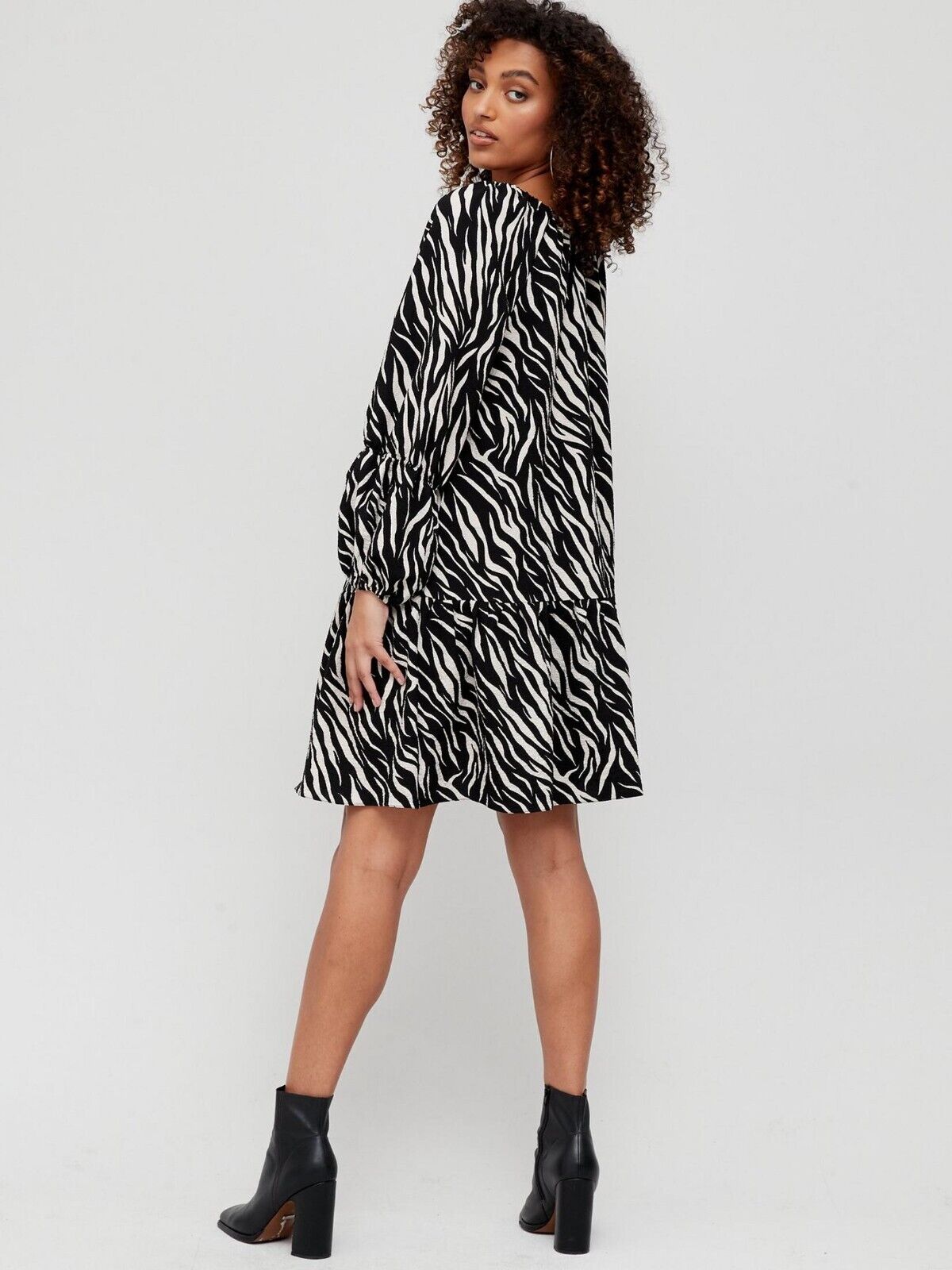 Womens Tiered Sleeve Swing Dress - Zebra Print. UK 12 **** Ref V527