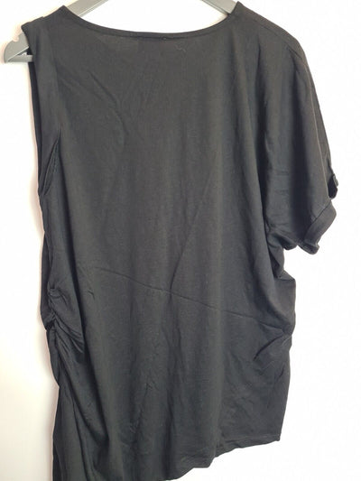 River Island Plus Black Asymmetric T-Shirt Size 18 **** V228